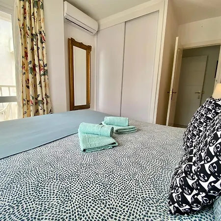 First Line Costa Apartment *